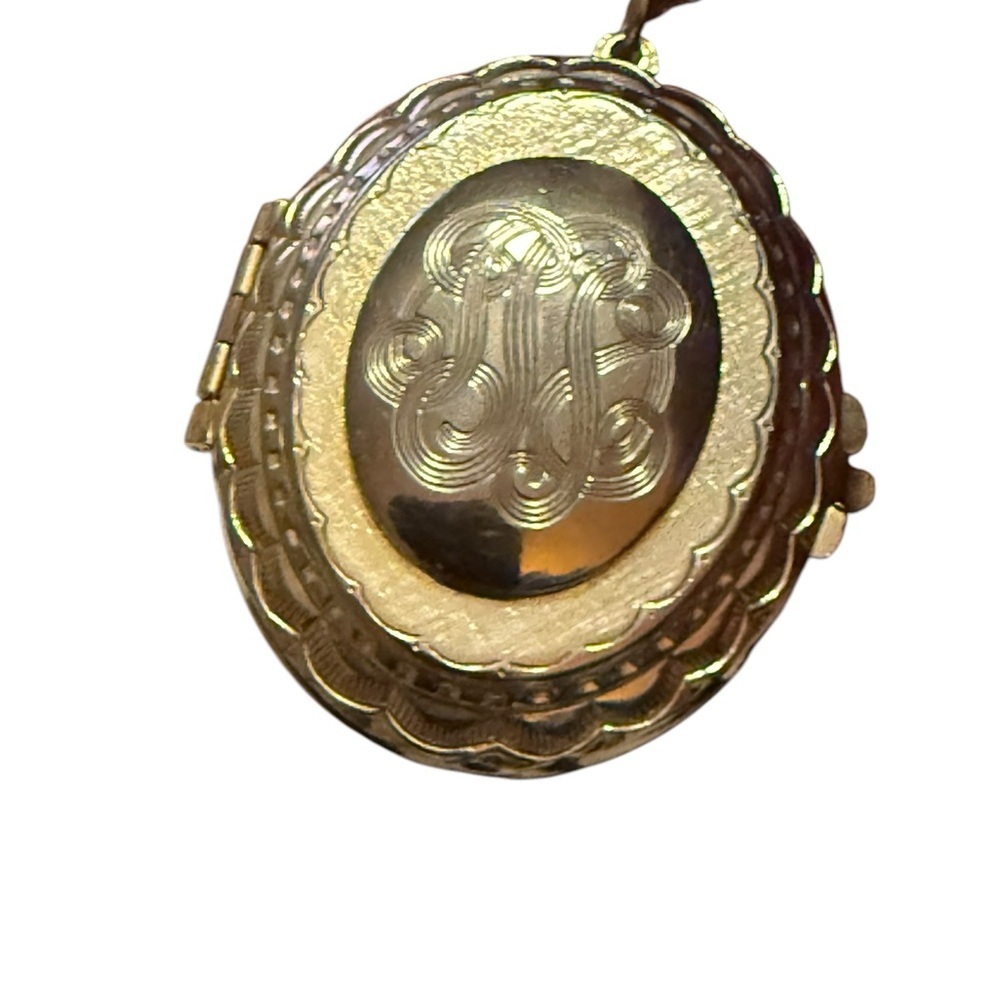 Vintage Engraving Intricate Gold Oval Double Locket